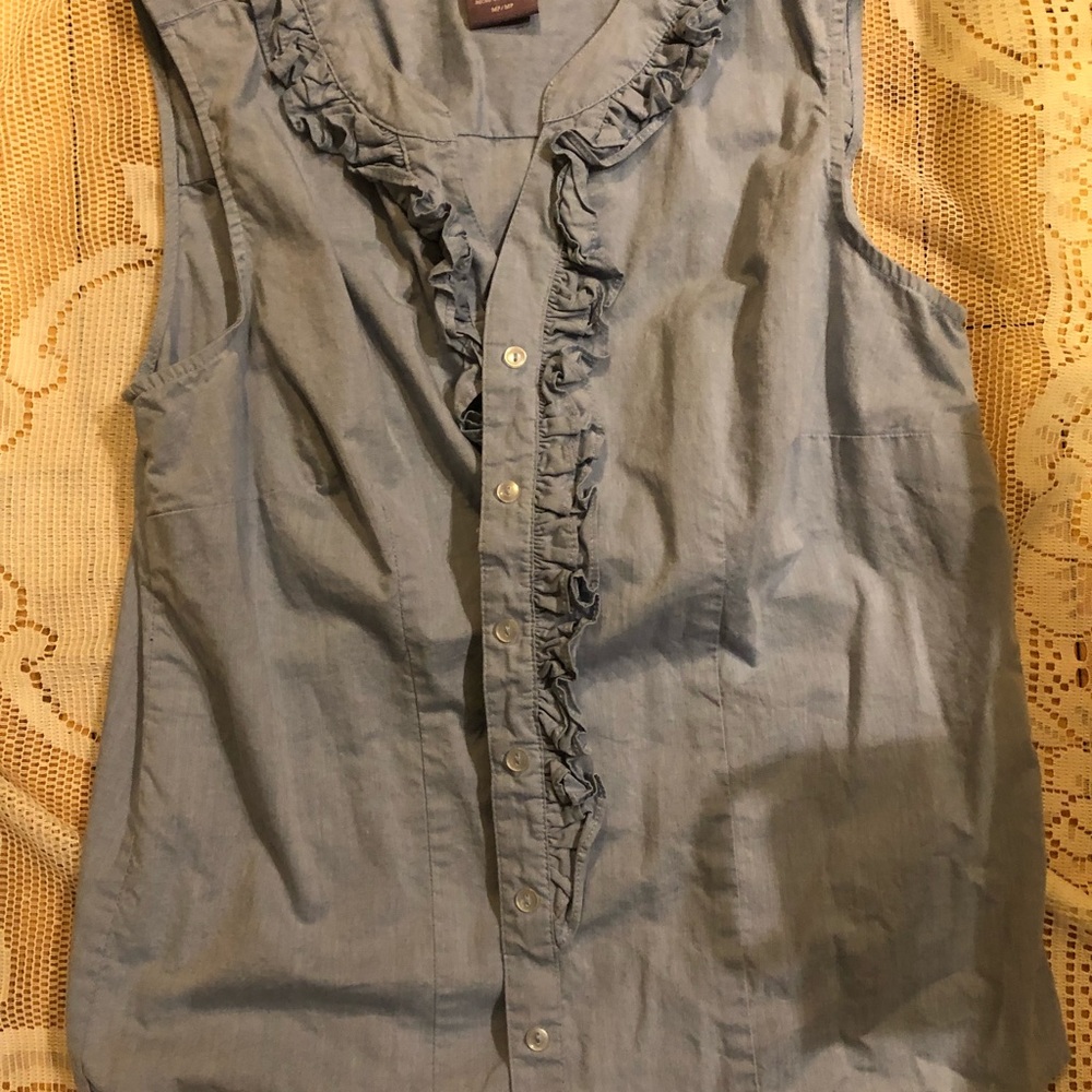 Sleeveless blouse